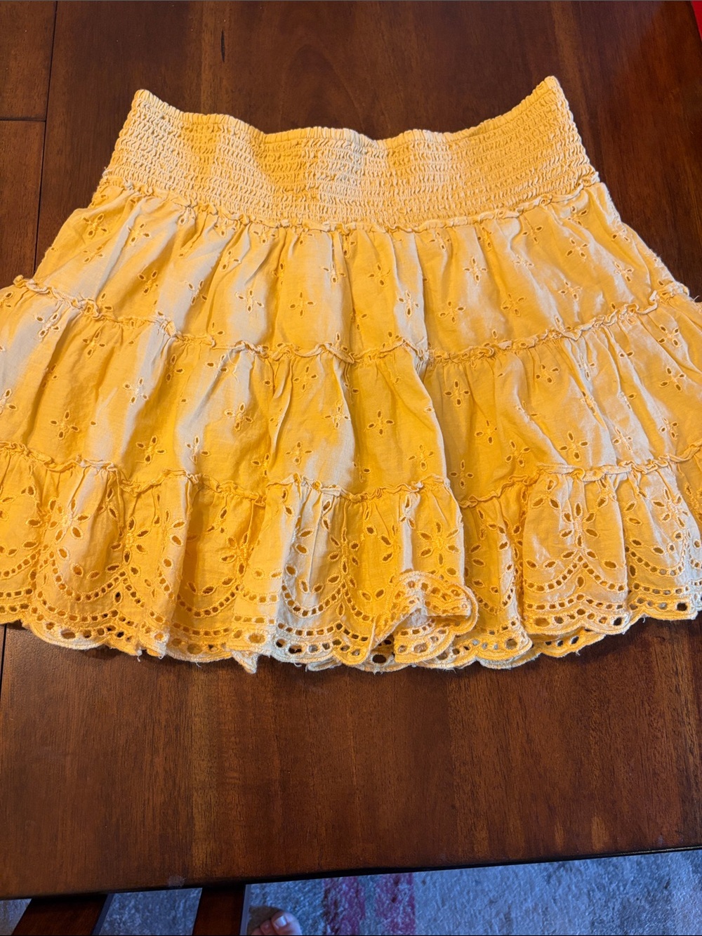 American Eagle Yellow Eyelet Tiered Mini Skirt